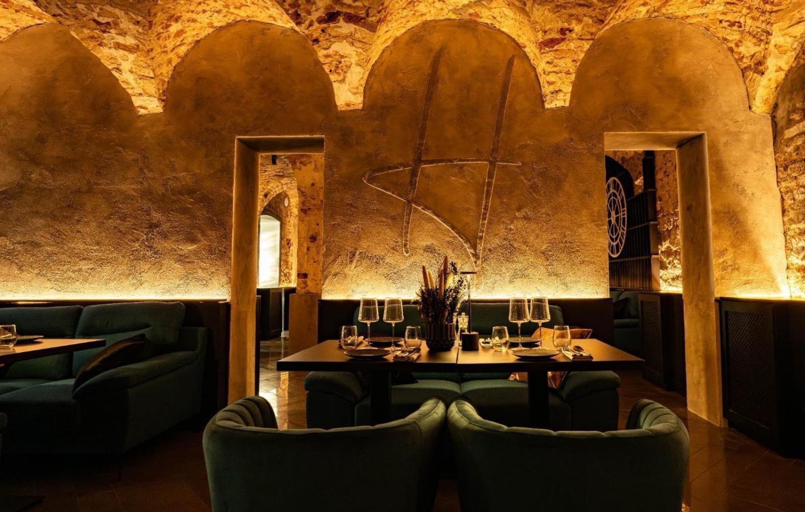 Hotel Pullman Riga Old Town Exterior foto Restaurant in the basement of the hotel