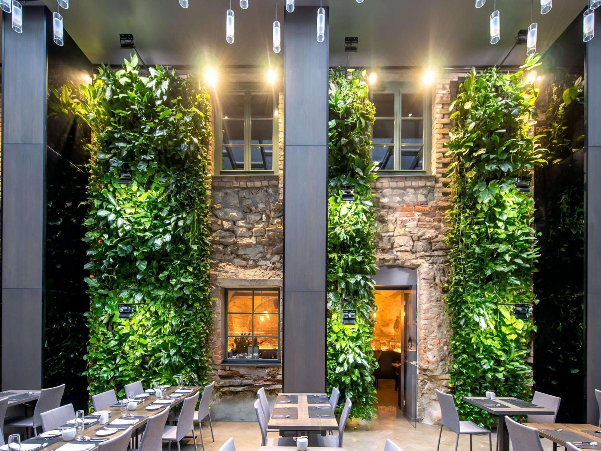 Hotel Pullman Riga Old Town Exterior foto The restaurant's interior