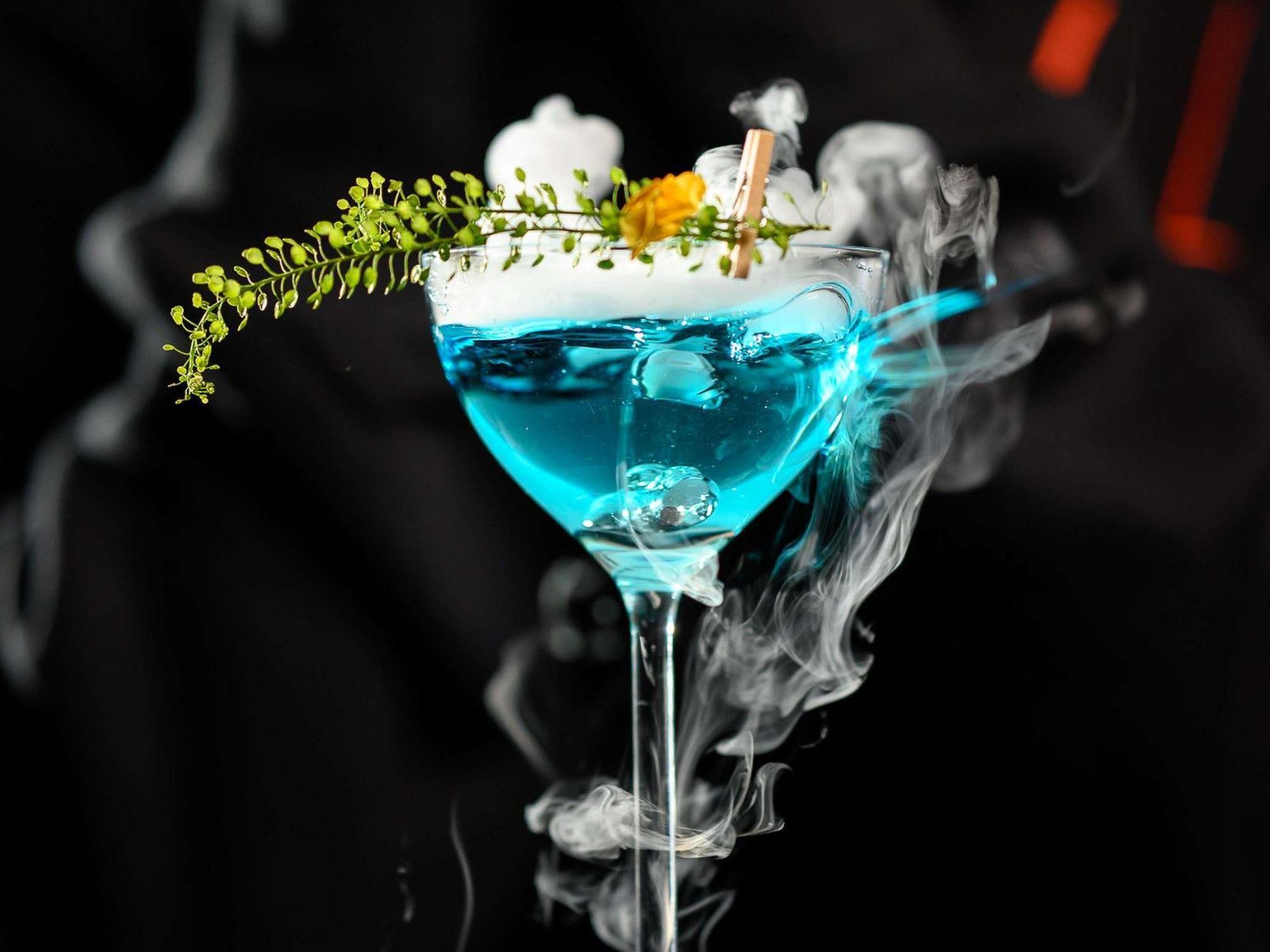 Hotel Pullman Riga Old Town Exterior foto A cocktail prepared with liquid nitrogen
